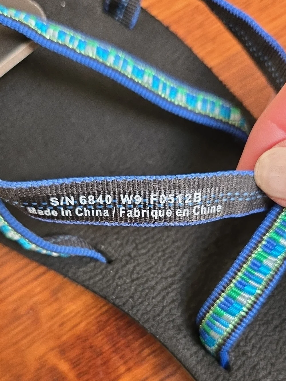NWT TEVA OLOWAHU "Mush" Sandals with Blue & Teal Patterned Straps - Picture 8 of 9